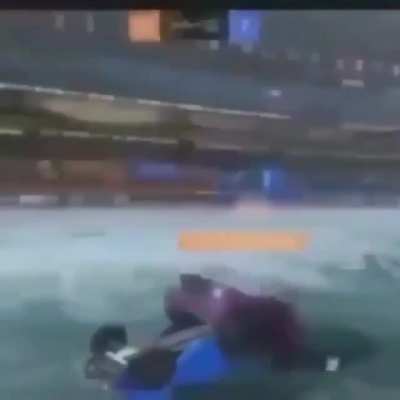 😳