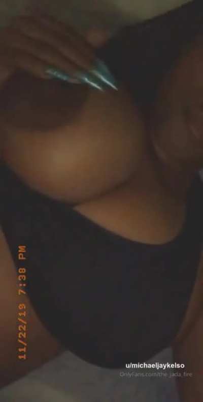 Jada playing around