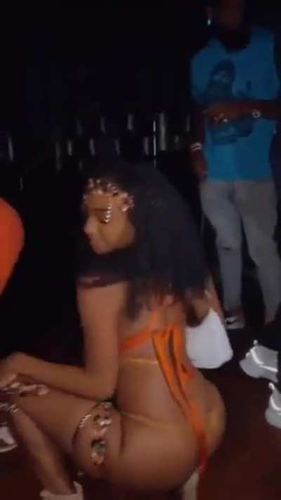 getting ready forcarnival 2023 @trin<wbr>igyal<wbr>wiine<wbr>r_