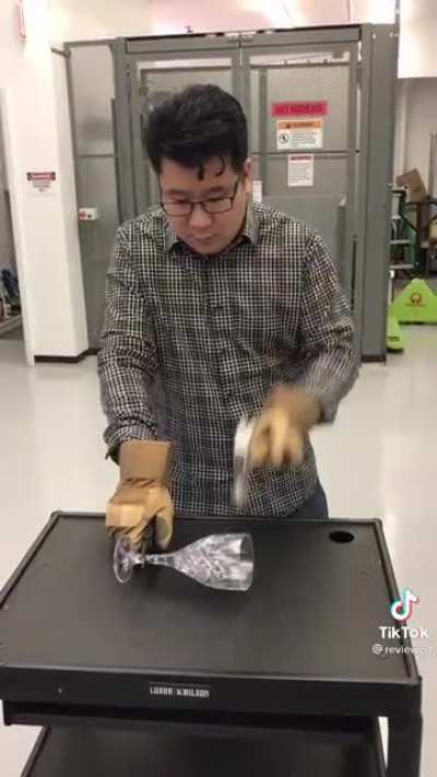 Testing ’unbreakable’ glass