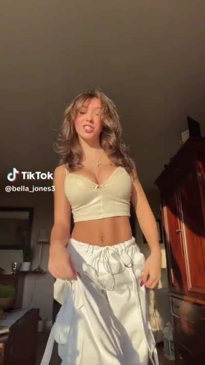 bella_jones3