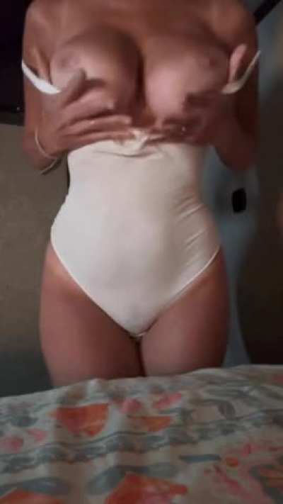 Let me be your sexy “MILF next door” Onlyfans 70% off 💋🫶💋(l<wbr>ink in comments) 