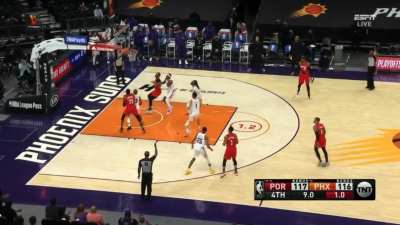 [Highlight] Booker turns the ball over in the clutch