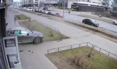 Dad saves kid from barreling car