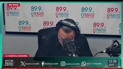 Sietecase tira al aire llamados de la gente incitando al odio.