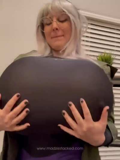 EXPANDING TITS! (Model u/mad<wbr>zisst<wbr>acked see link in comments)