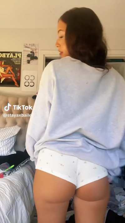 @stayaxbailey