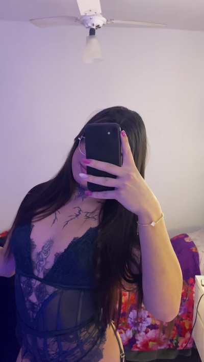 🥺 it looks so small in these please tell me it isn't