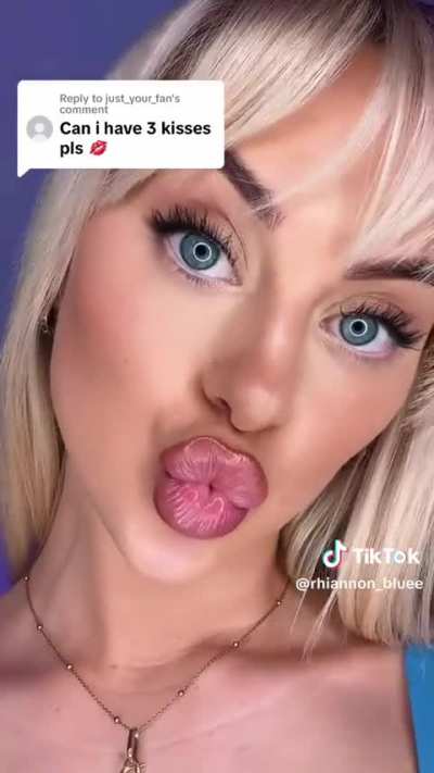 @rhia<wbr>nnon_<wbr>bluee