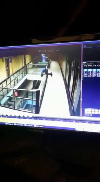 A friend of mine took her own life by jumping from the 5th floor recently and she did it without hesitation :(