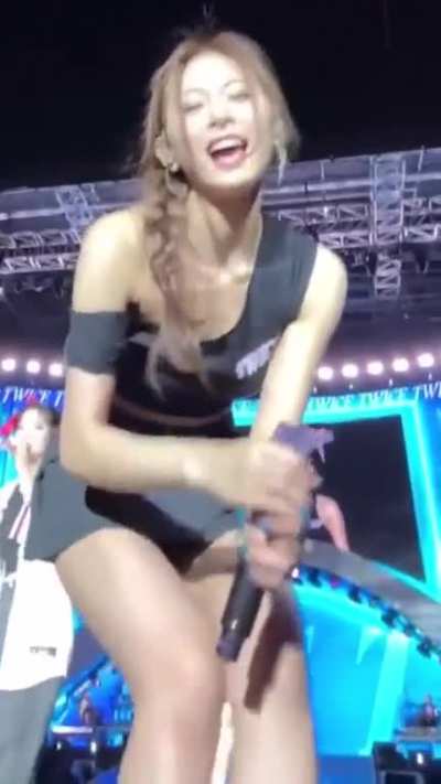 Tzuyu 👀