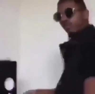 Dj cockroach