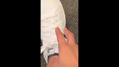 Noooo 😭😭 not the shoelace 🤬😡😢😭