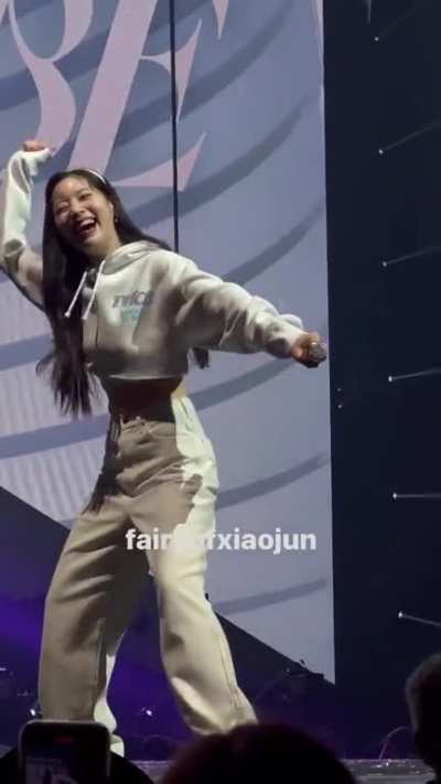 230624 (CDT) - Dahyun is fully recovered and is still cheering anytime 