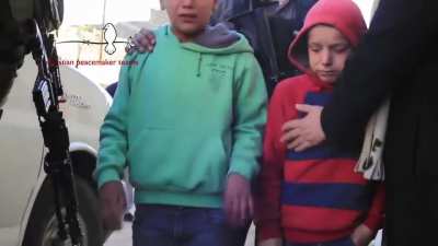 The Israeli army arrests Palestinian children under flimsy pretexts & often without reasons. This exposes children & their families to harsh psychological conditions during & after the arrest. The video shows Israeli army arresting 2 children 
