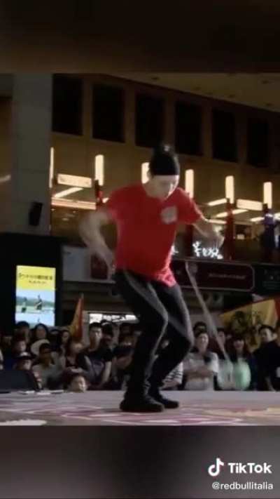 Diabolo tricks