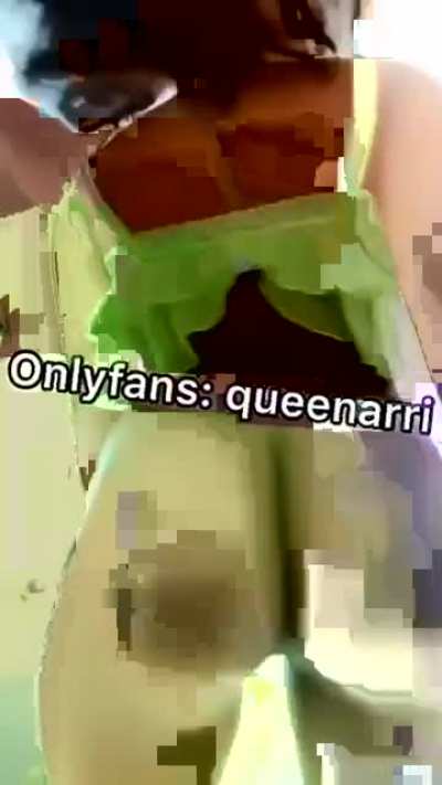 thequeen.@rr!