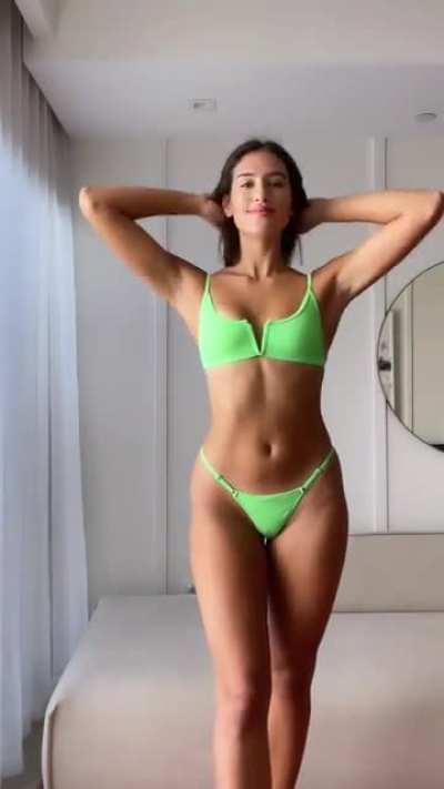 Anyone have her name? Was on bouti<wbr>neLAs<wbr>tudio stories last week