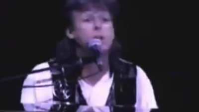 Paul McCartney concerts really go from 0 to 100