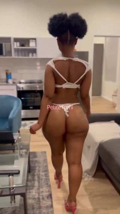 Tumi Paris (@petitetumi)