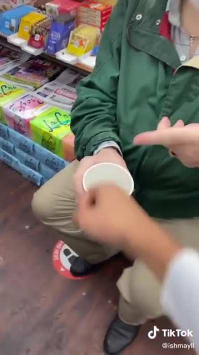 Guy ruins someone’s coffee then proceeds to leave