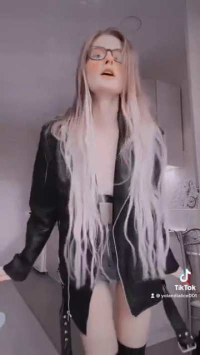 😝