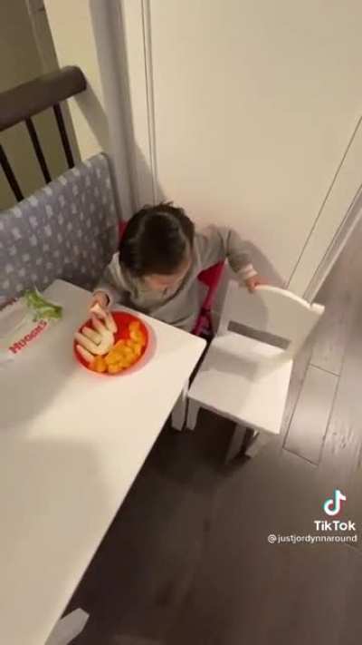 Можно присе<wbr>сть? - Угумс. - А я могу сесть сюда? - Неа