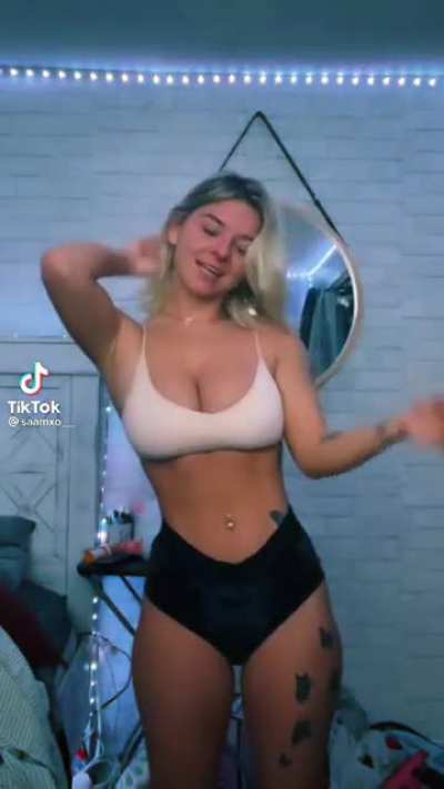 I want to take off her top!