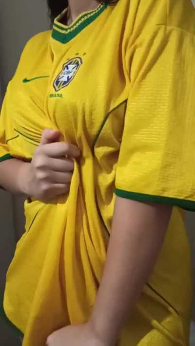 Brazilian girl drop 😉🔥