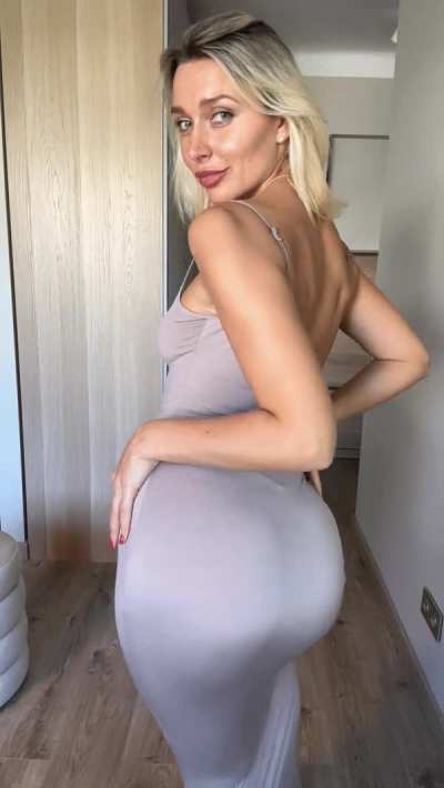 Does this dress make my booty look big?