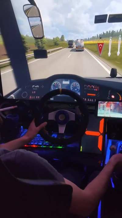 Comsü drive Truck 