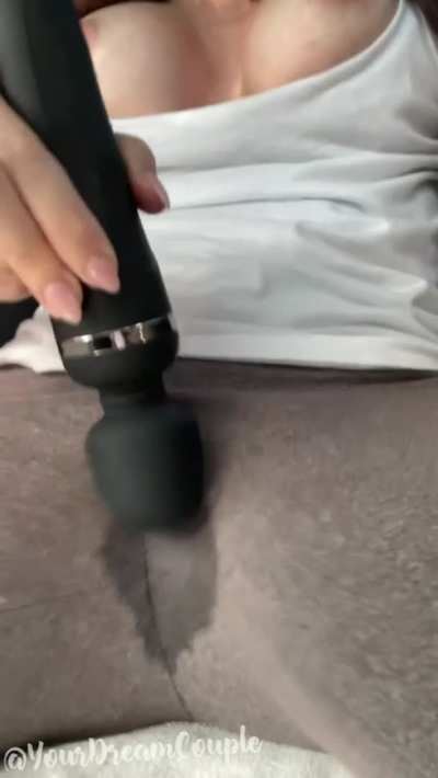 Love squirting thru my leggings