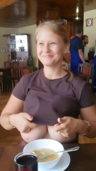 zalimin kizi cok tatli degil mi ismi ne bilmiyorum