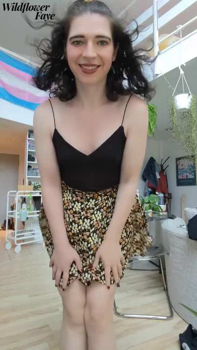 bet you'd love to catch me in this skirt on a windy day😉 onlyf<wbr>ans.c<wbr>om/Wi<wbr>ldflo<wbr>werFa<wbr>ye