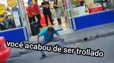 Primer intento de salir en el video del viejas