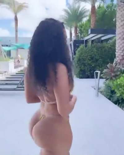 Goddess 😍😍🍑