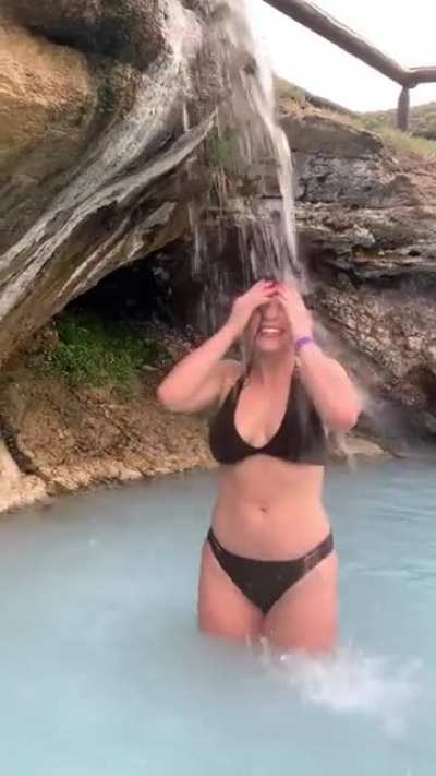😳