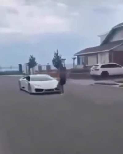 i died watching this video😂
