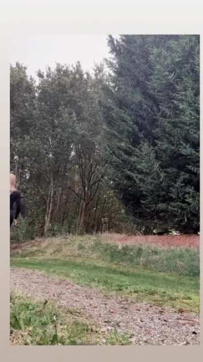 Jutta traint haar heerlijke kontje nog even..