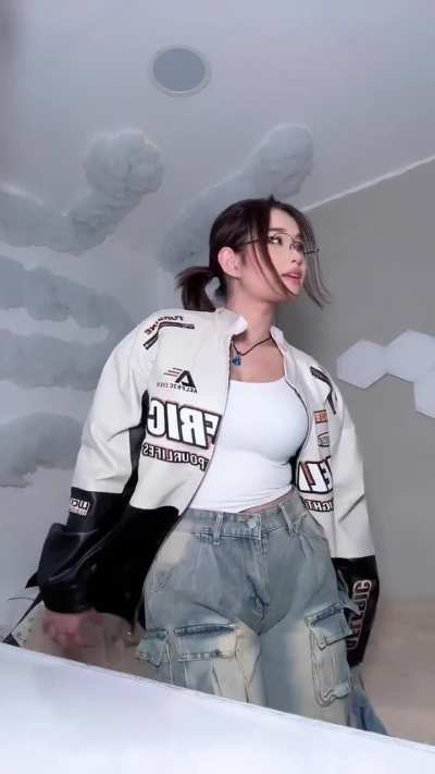 Jeila Dizon