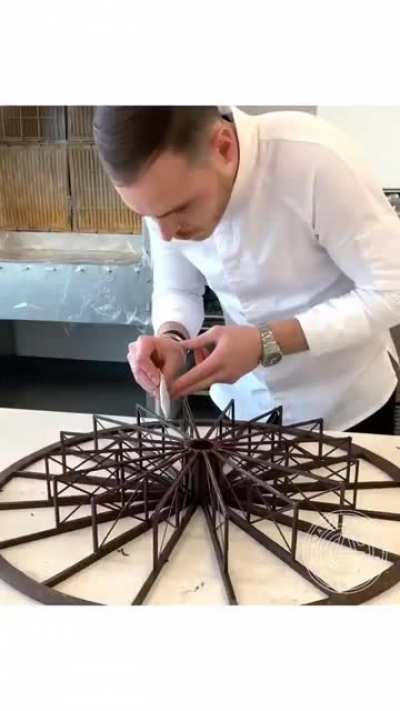 Ещё одна шоколадная скульптура