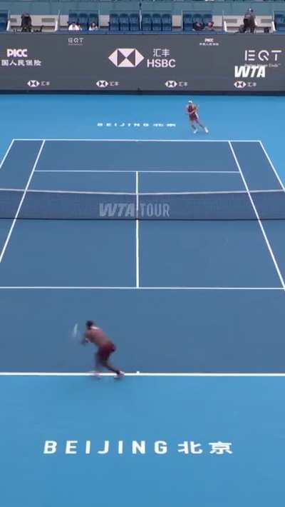The way Mertens finished this point — that backhand winner was 🔥