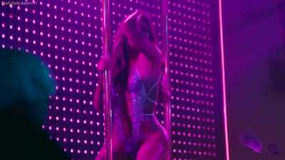 J Lo’s sexy body has my cock so hard