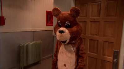 Freddy fardbear in icarly??!
