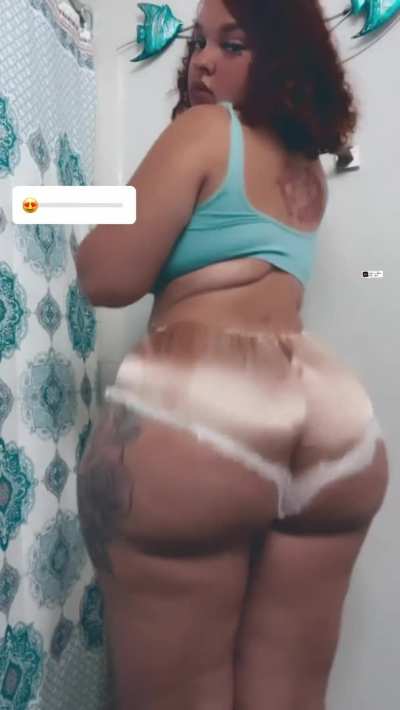 OMG 😳…. Just wait till you see the back 😩🥴🤦🏾‍<wbr>♂️😍🍑🔥