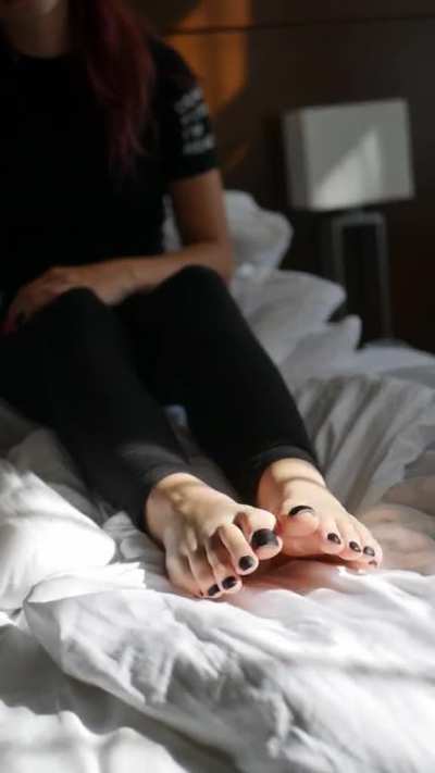 When you confessed to me about your foot fetish I didn't know it was that serious👸
