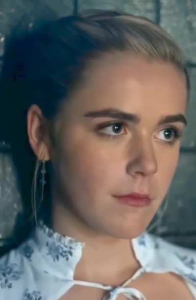 Kiernan Shipka 
