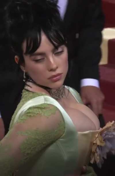 Met Gala Outfit
