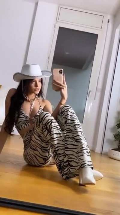 Cowgirl 4