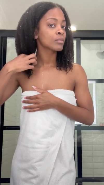 Ari Lennox